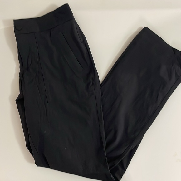 Athleta black Trekkie hike pant. 4p 29”. Button fly. Zip pockets - Picture 3 of 3